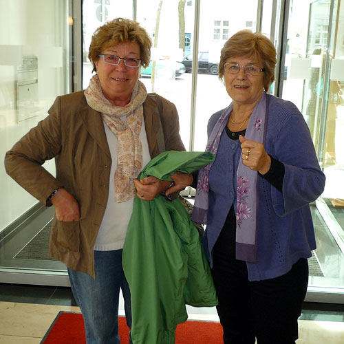 Pierrette Kind des Krieges und Margareth adoptieren sich